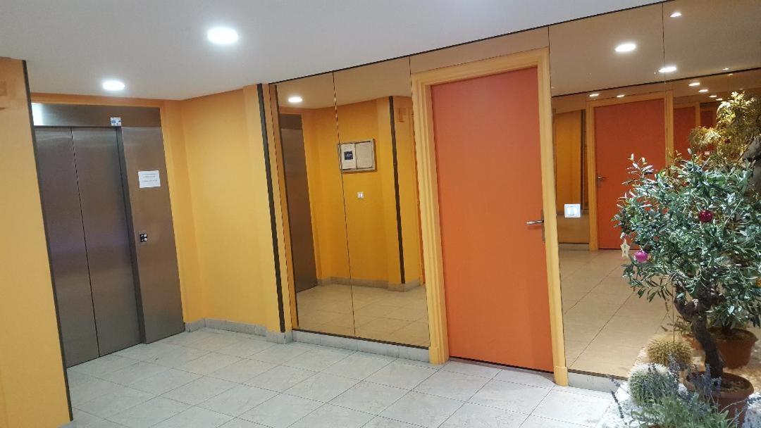 Beautiful 1 Bedroom Flat Nice Exterior photo
